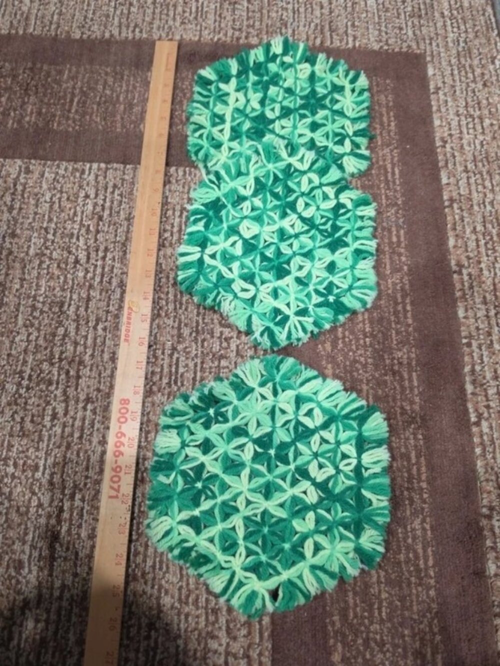 Vintage Pot Holders Green Yarn Hippie Retro Set of 3